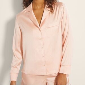 Soma satin long sleeve notch collar  pajama top size S pin stripe vertical peach